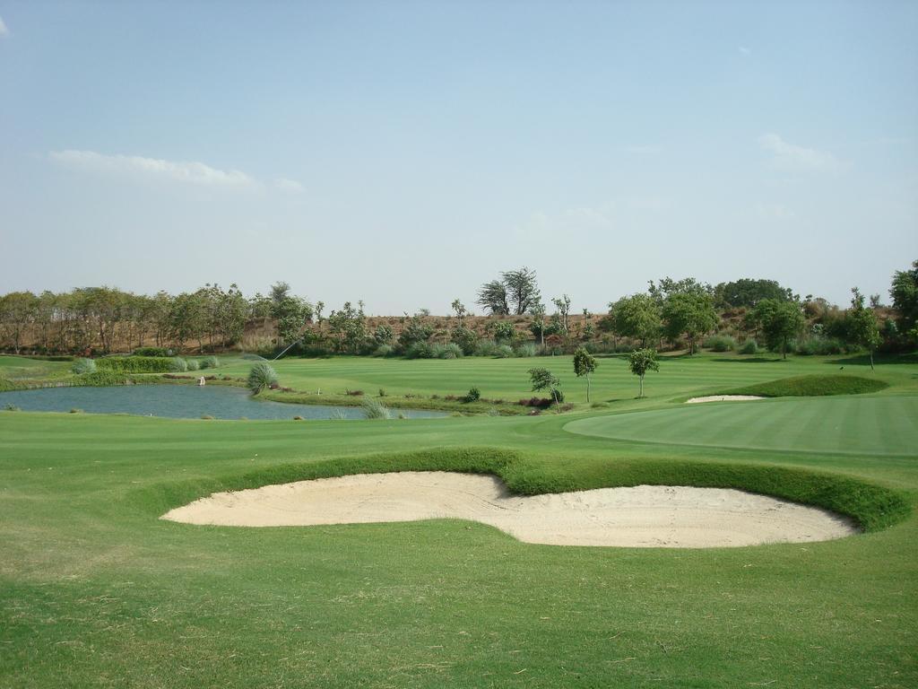 Lemon Tree Hotel, Tarudhan Valley, Manesar Gurgaon Zewnętrze zdjęcie