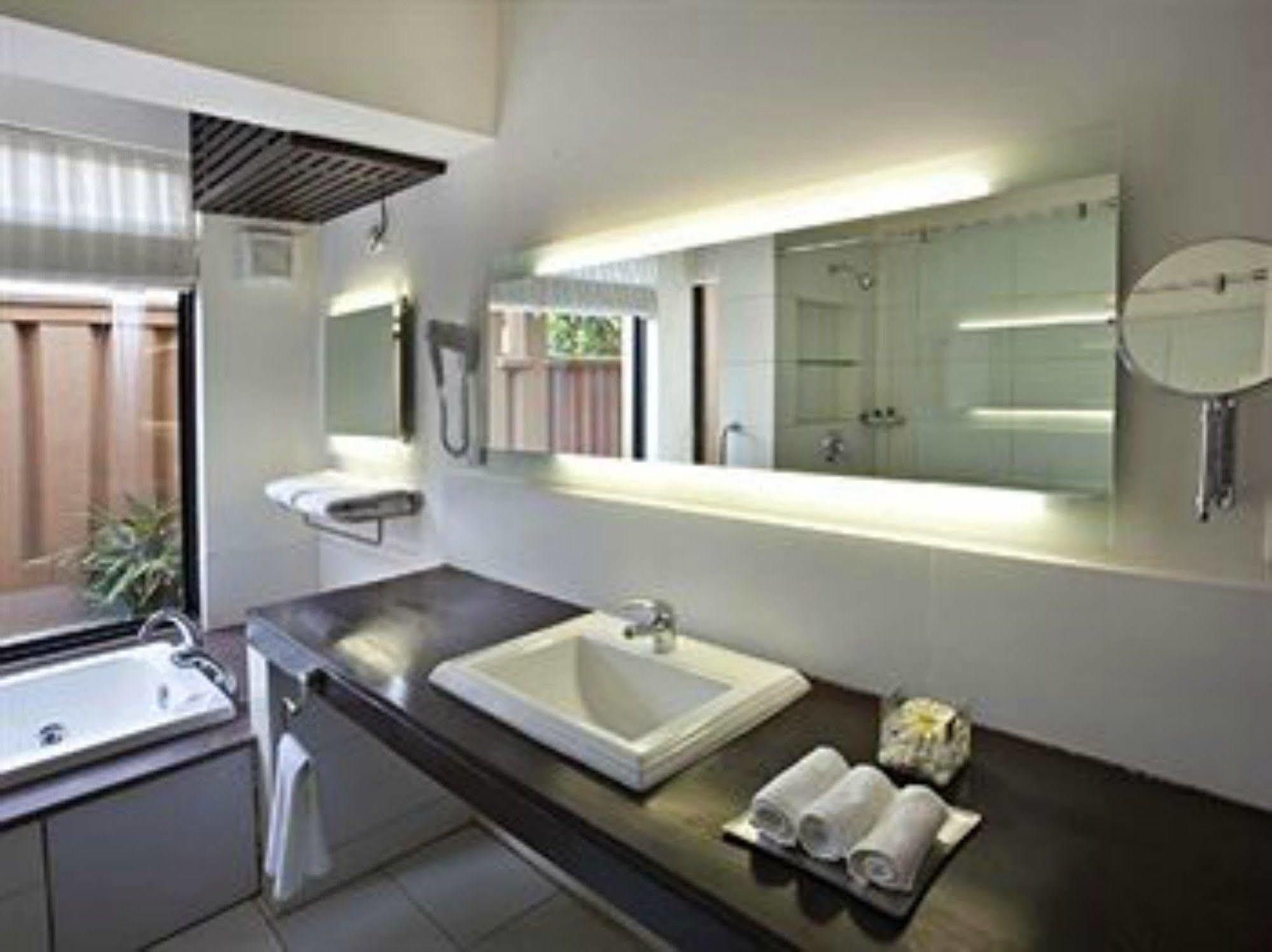 Lemon Tree Hotel, Tarudhan Valley, Manesar Gurgaon Zewnętrze zdjęcie