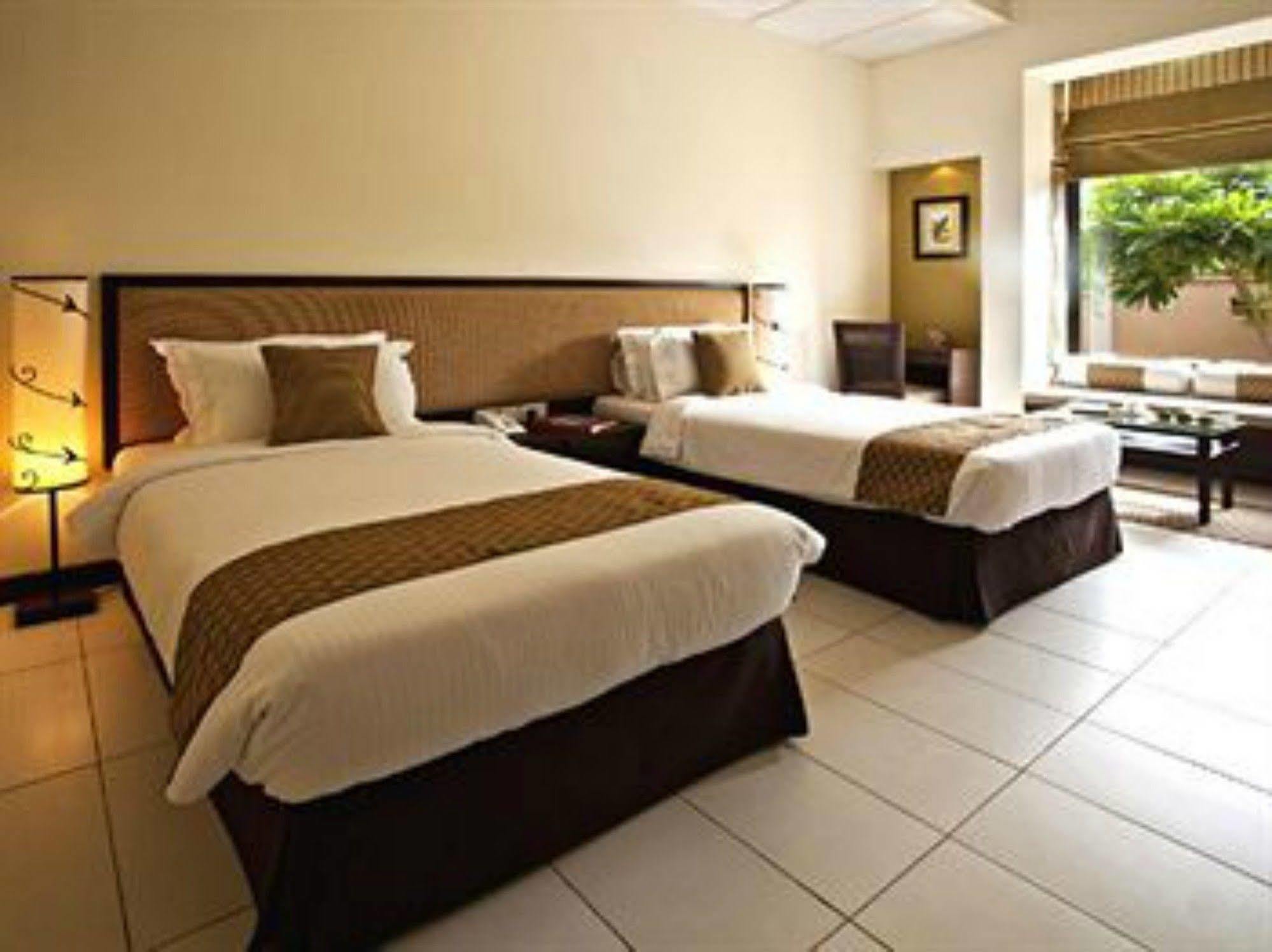 Lemon Tree Hotel, Tarudhan Valley, Manesar Gurgaon Zewnętrze zdjęcie