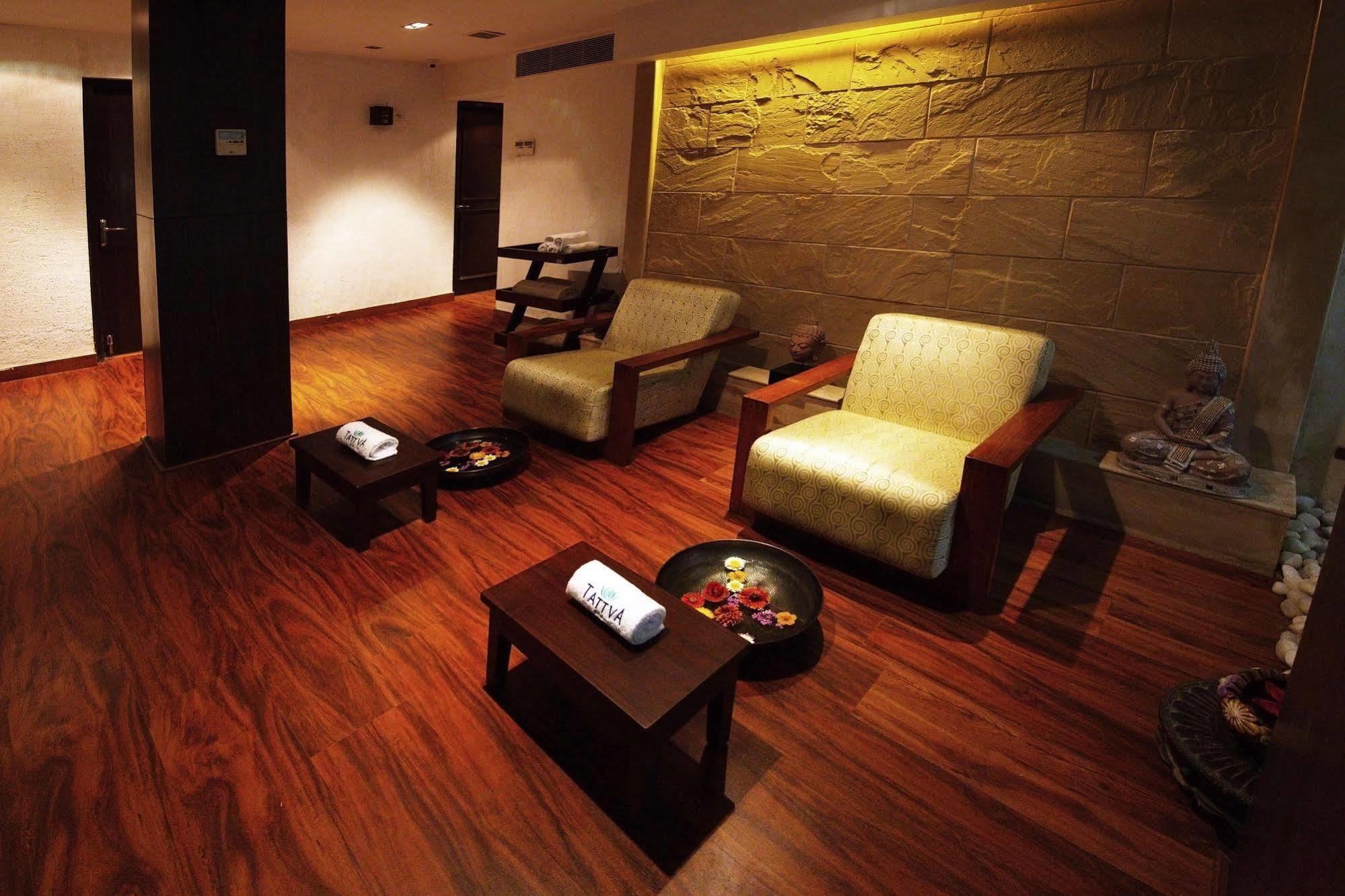 Lemon Tree Hotel, Tarudhan Valley, Manesar Gurgaon Zewnętrze zdjęcie