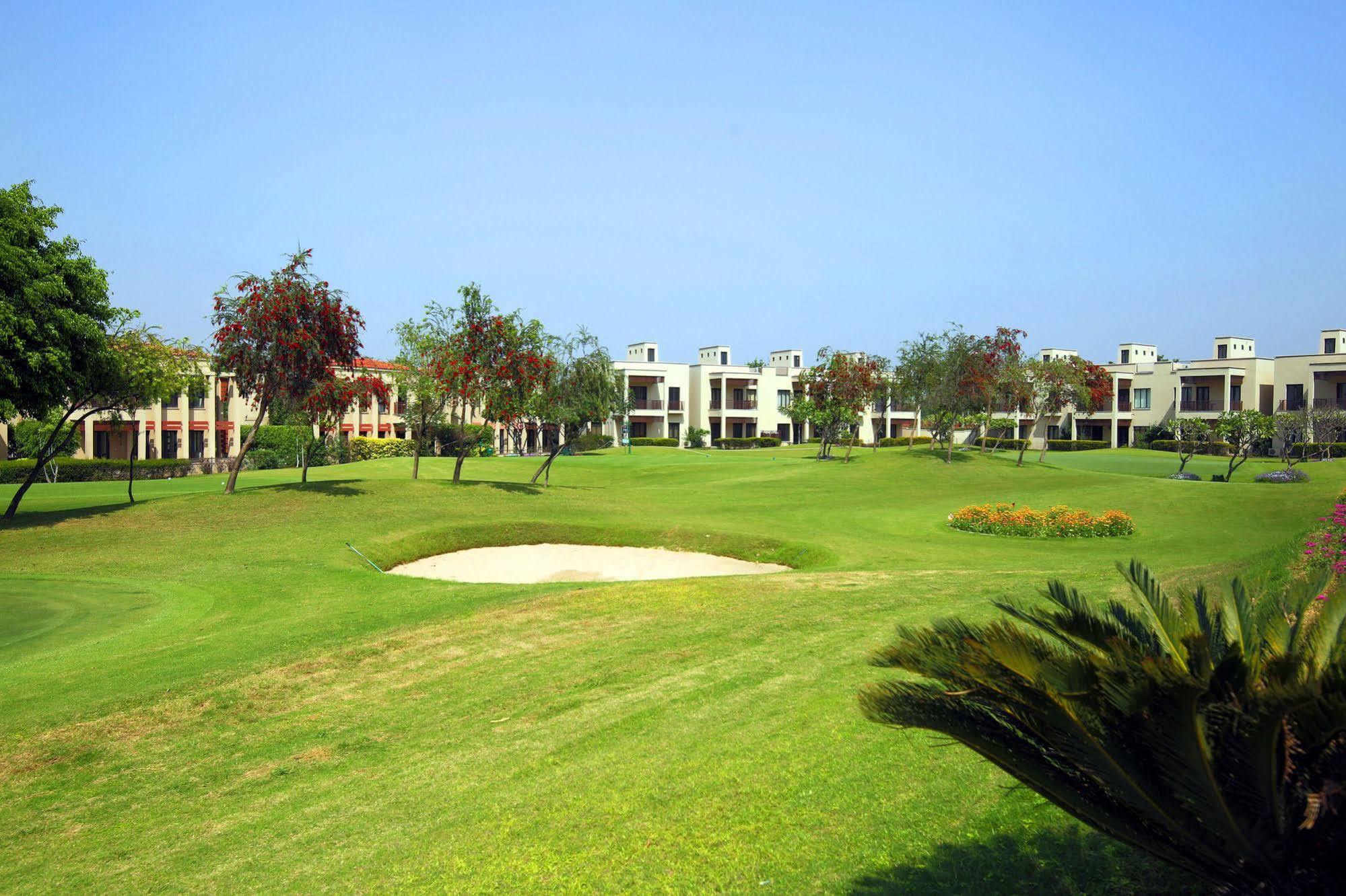 Lemon Tree Hotel, Tarudhan Valley, Manesar Gurgaon Zewnętrze zdjęcie