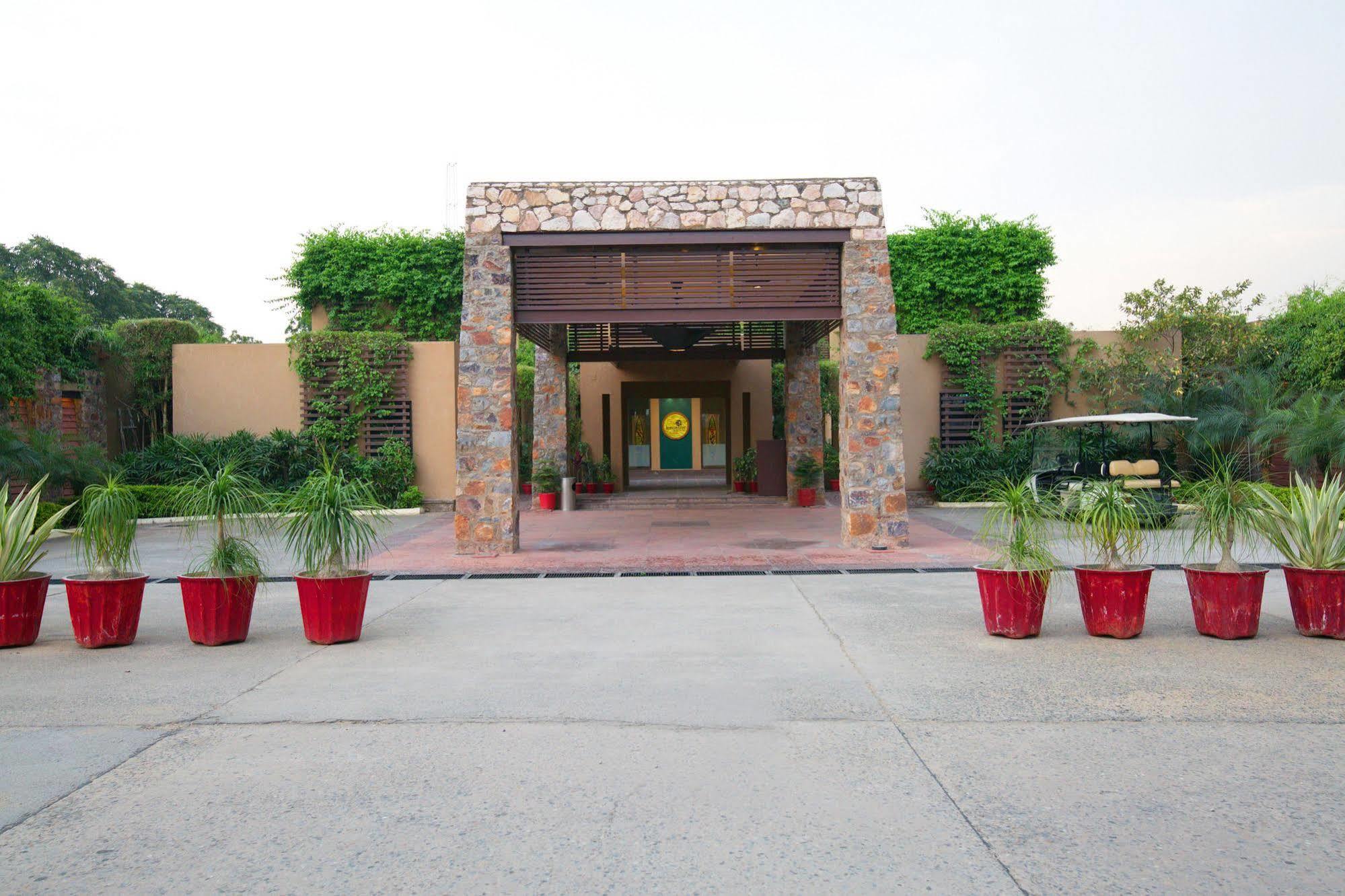 Lemon Tree Hotel, Tarudhan Valley, Manesar Gurgaon Zewnętrze zdjęcie